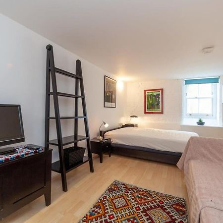 Charming 1 Bedroom Apartment In Old School House Лондон Екстериор снимка
