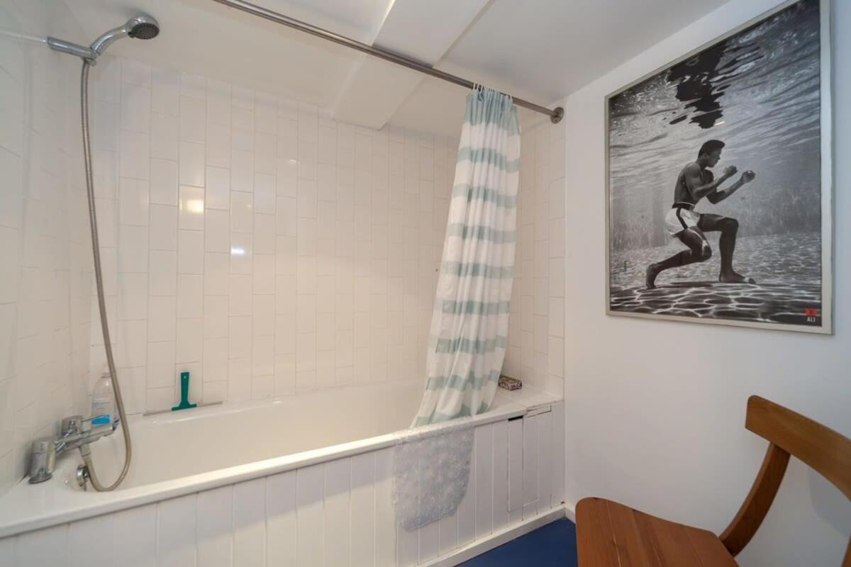 Charming 1 Bedroom Apartment In Old School House Лондон Екстериор снимка
