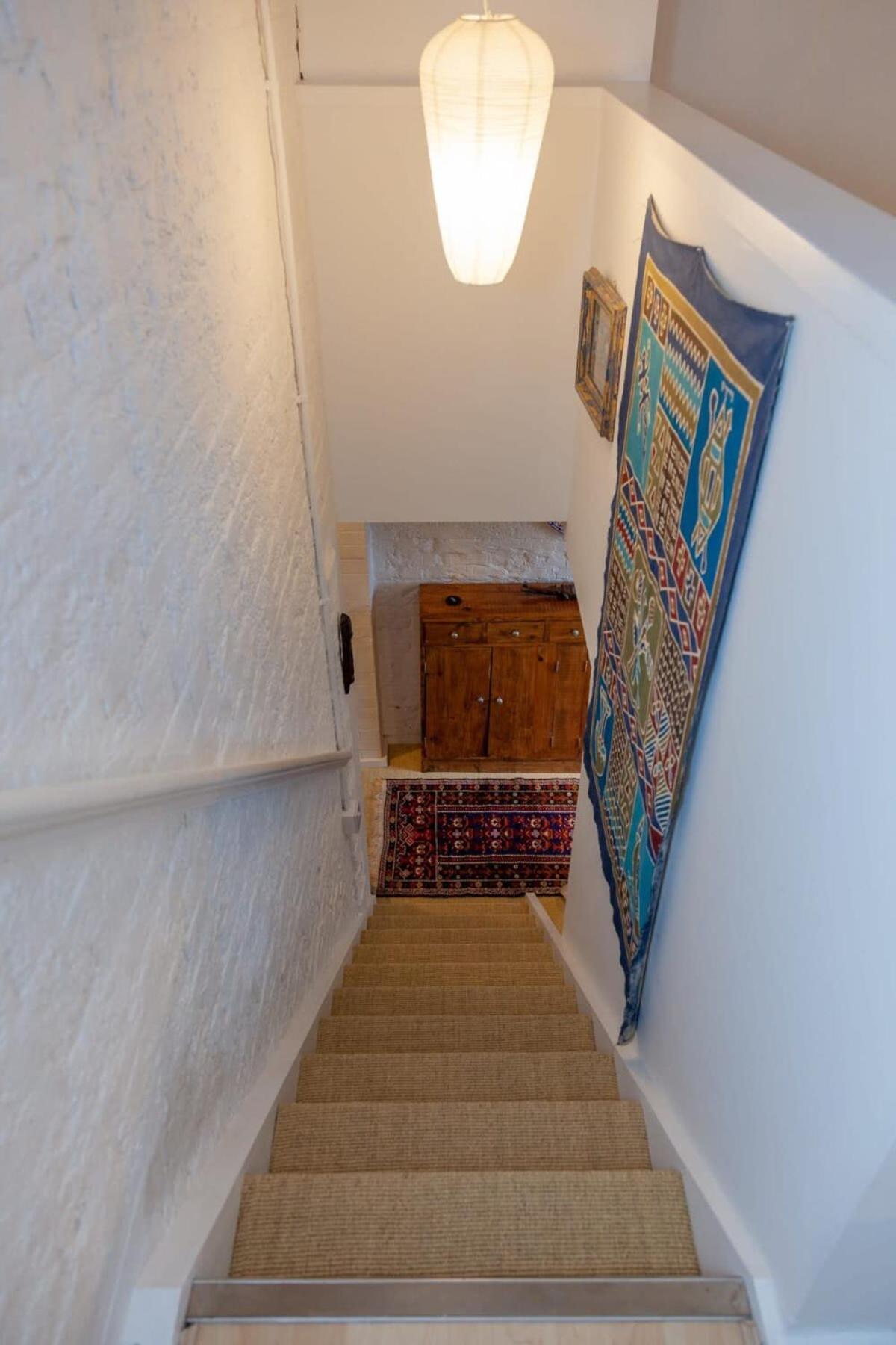 Charming 1 Bedroom Apartment In Old School House Лондон Екстериор снимка